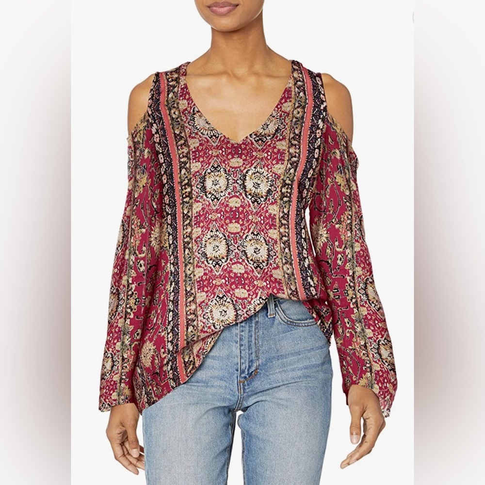 Angie Brand cold should long sleeve top. Size small